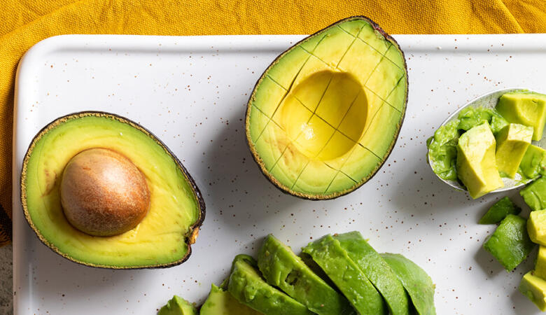 Rețete Simple cu Avocado pentru Bebeluși de la 6 Luni la 2 Ani